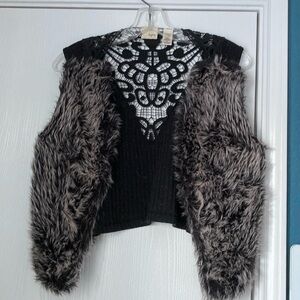 Daytrip black and gray faux fur vest size Medium